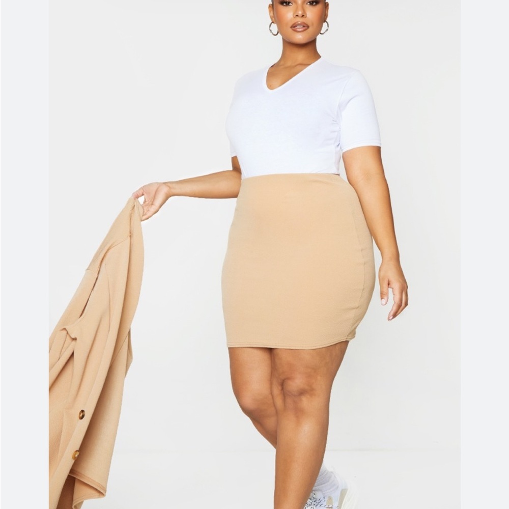 Mini tan skirt